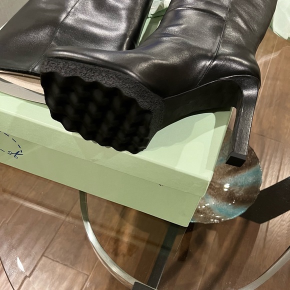 Off White Sponge Sole Leather Chelsea Pull on boots Size 39 EU 9US. - Picture 10 of 11